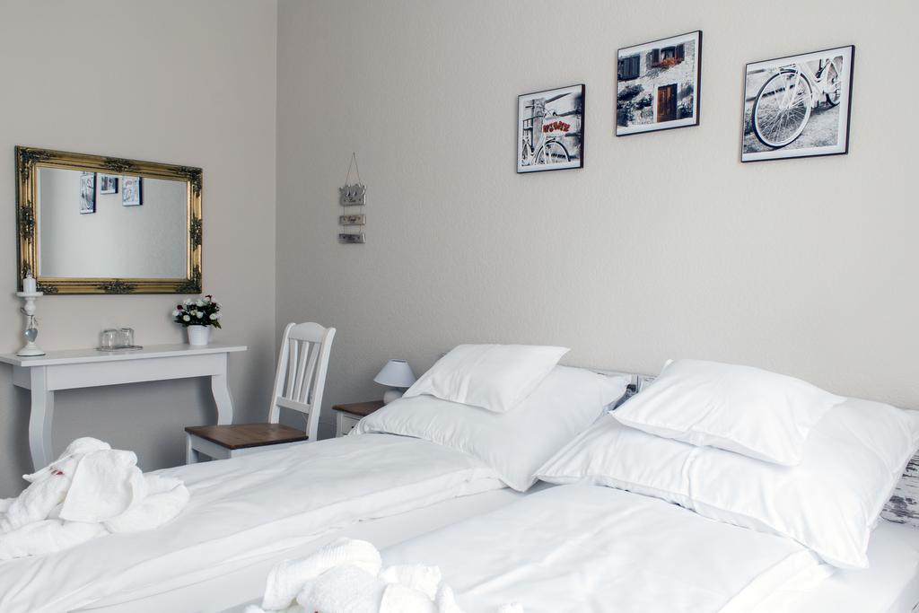 Abraham Vintage Szobak & Apartmanok Pécs Eksteriør billede