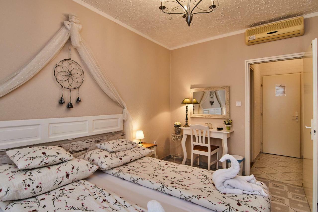 Abraham Vintage Szobak & Apartmanok Pécs Eksteriør billede